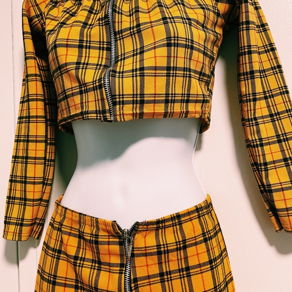 Two Piece set (Crop top) - Picture 2 of 3